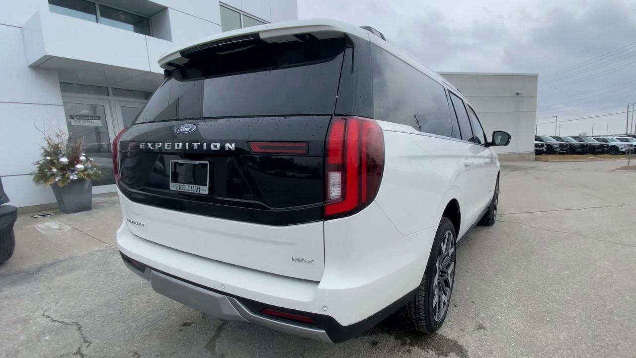 2026 Ford Expedition Platinum Max Photo