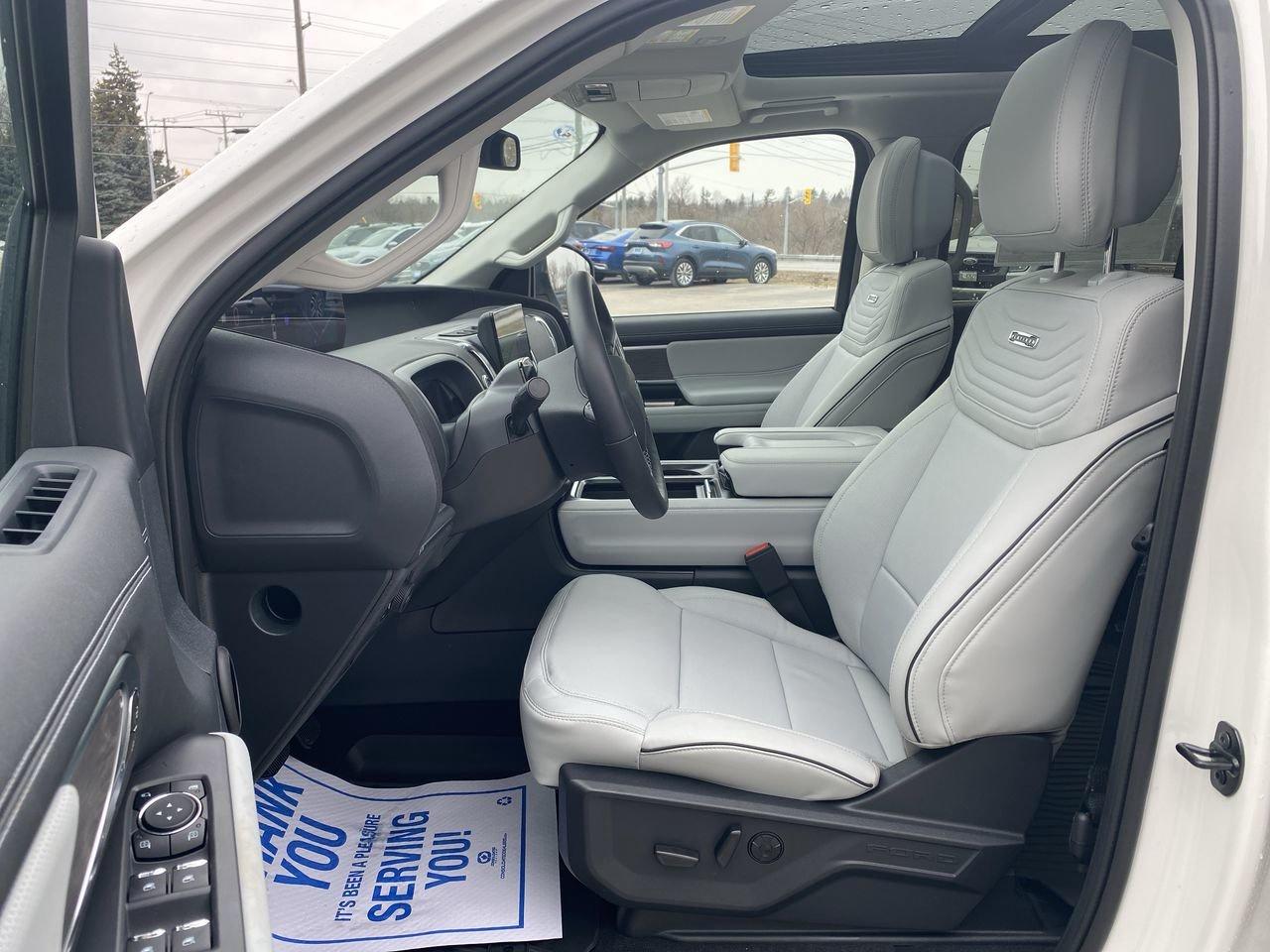 2026 Ford Expedition Platinum Max Photo