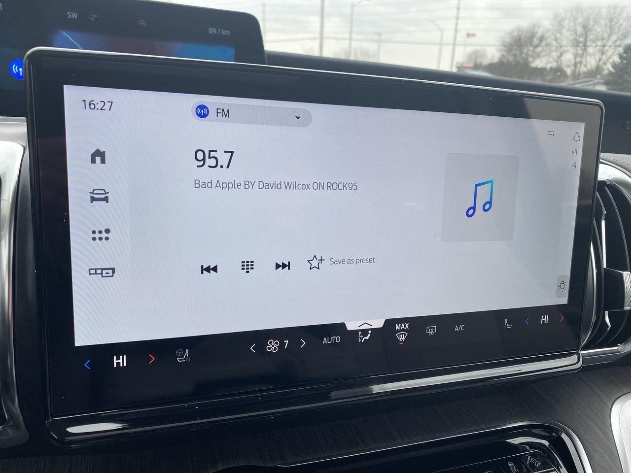 2026 Ford Expedition Platinum Max Photo