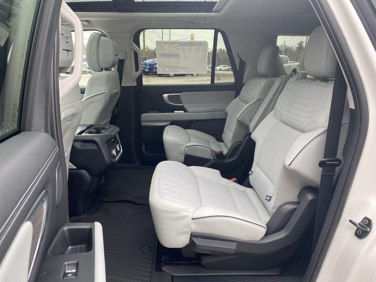 2026 Ford Expedition Platinum Max Photo