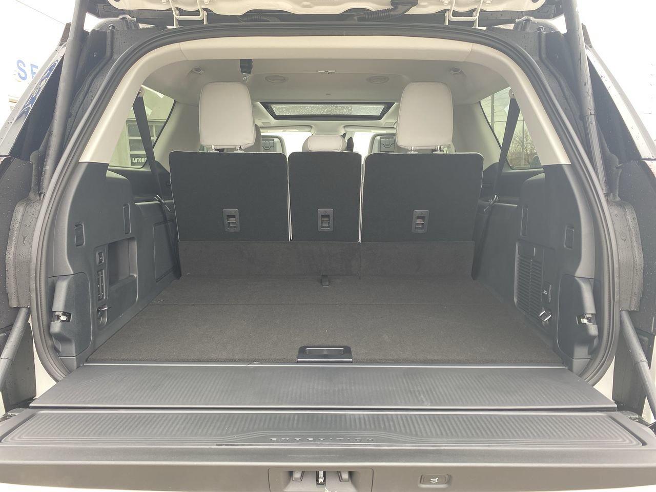 2026 Ford Expedition Platinum Max Photo