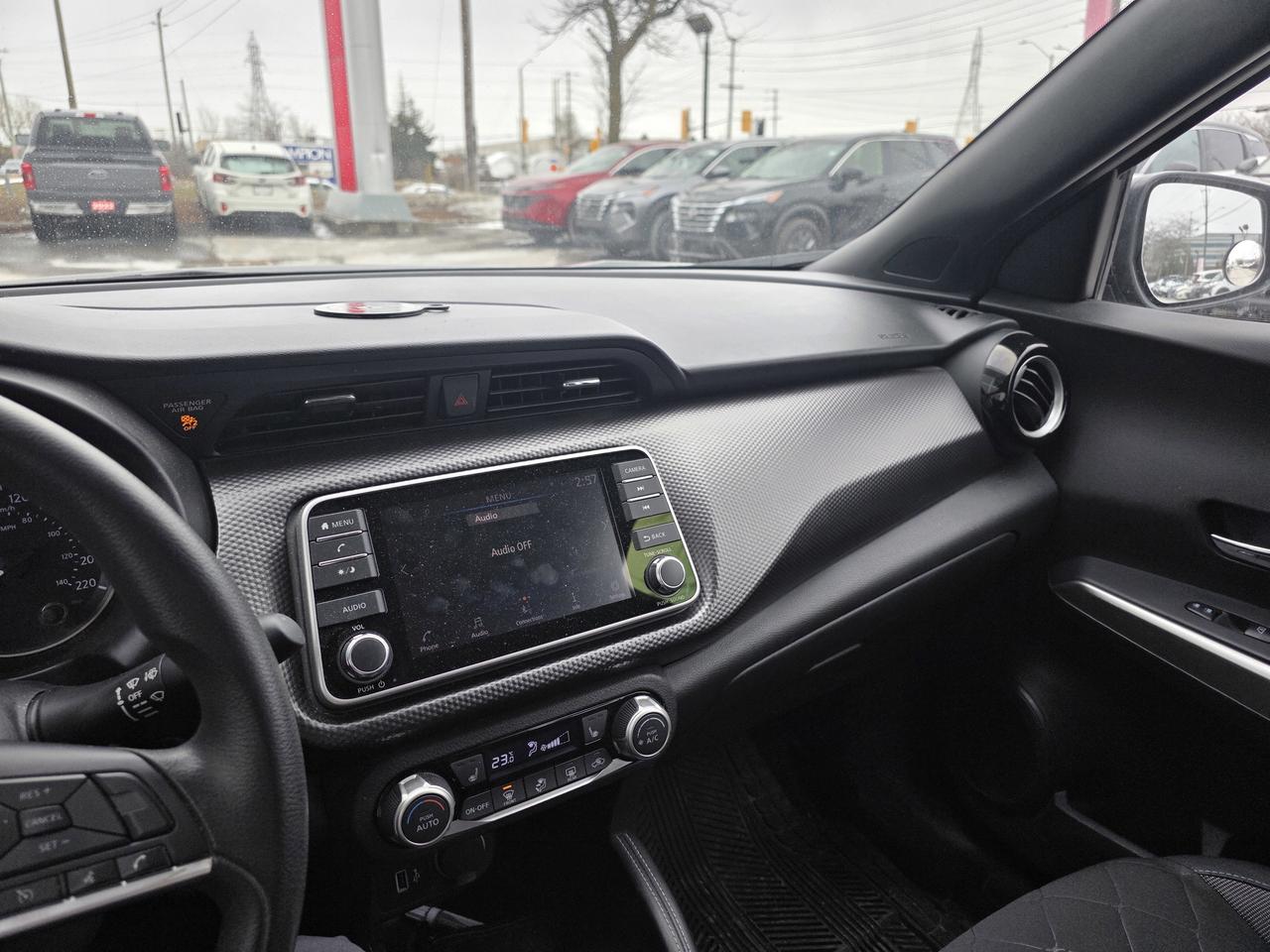 2019 Nissan Kicks SV | Android Auto | Apple CarPlay | Heated Seats | Photo4