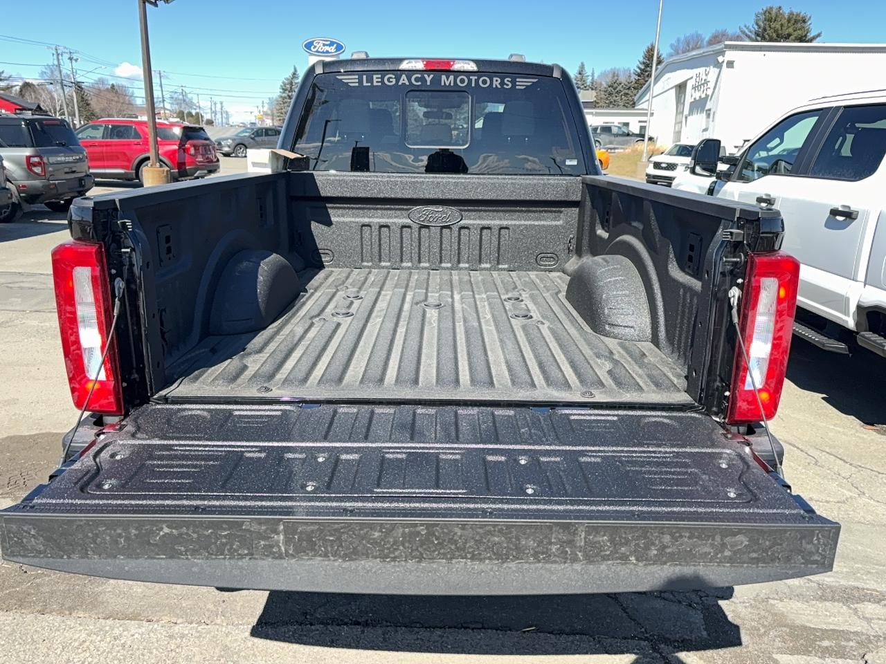 2026 Ford SuperDuty F-250® XL Photo4