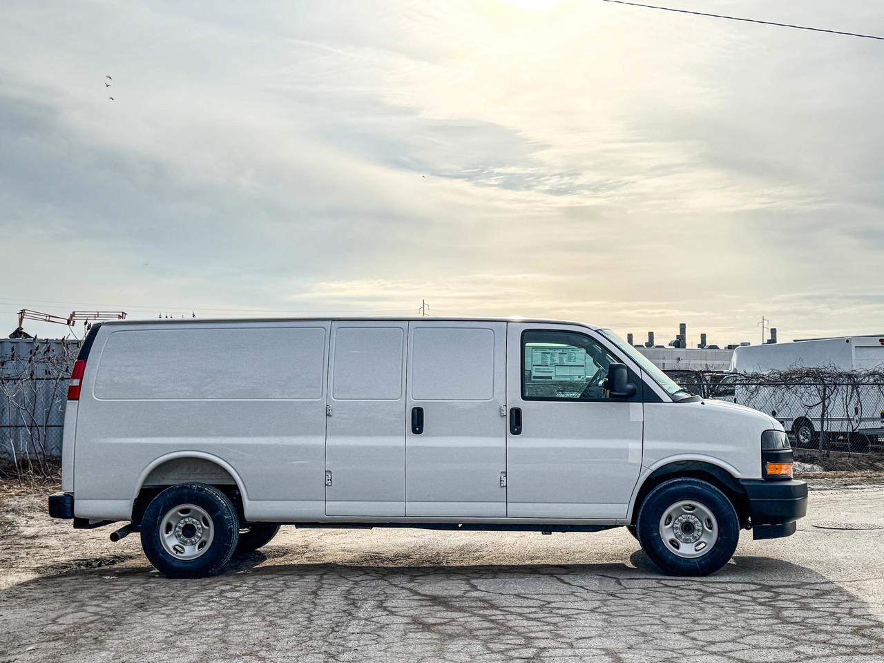 2026 Chevrolet Express Cargo Van 3500 RWD 155 Photo2