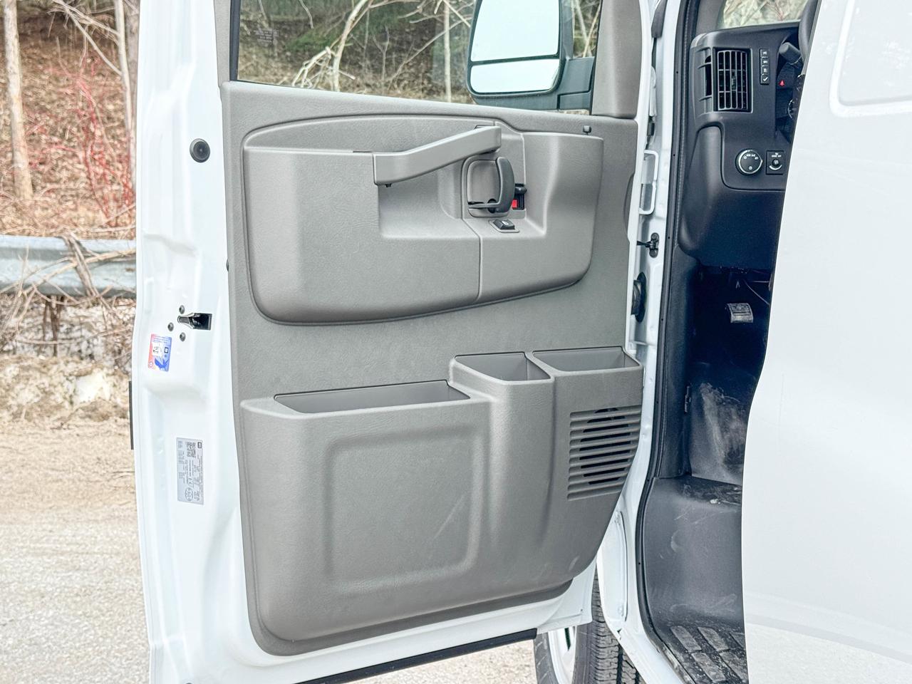 2026 Chevrolet Express Cargo Van 3500 RWD 155 Photo