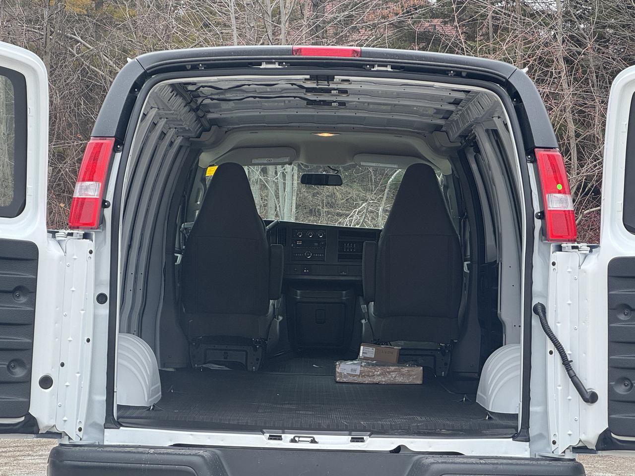 2026 GMC Savana Cargo Van  Photo
