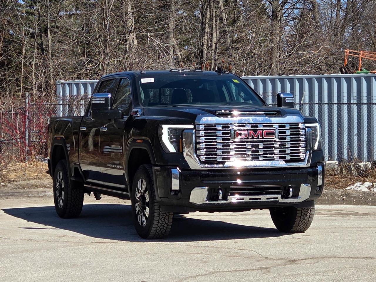 2026 GMC SIERRA 2500HD DENALI Photo2