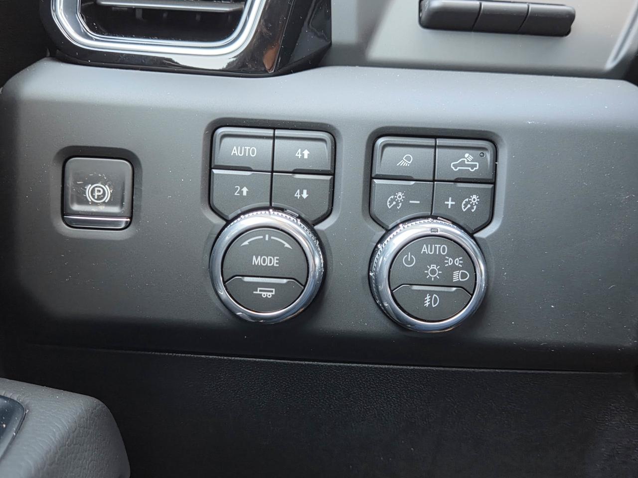 2026 GMC SIERRA 2500HD DENALI Photo