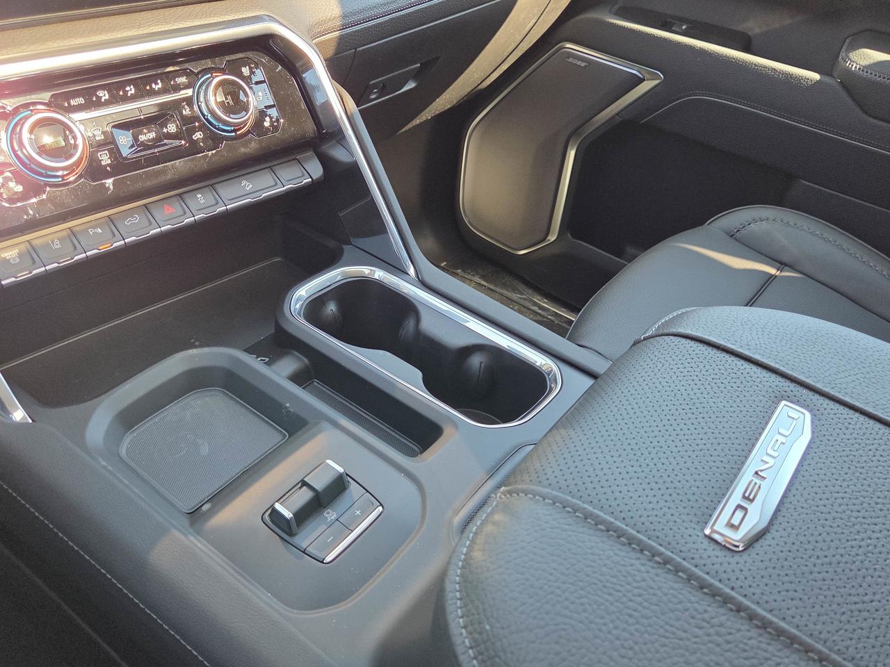 2026 GMC SIERRA 2500HD DENALI Photo