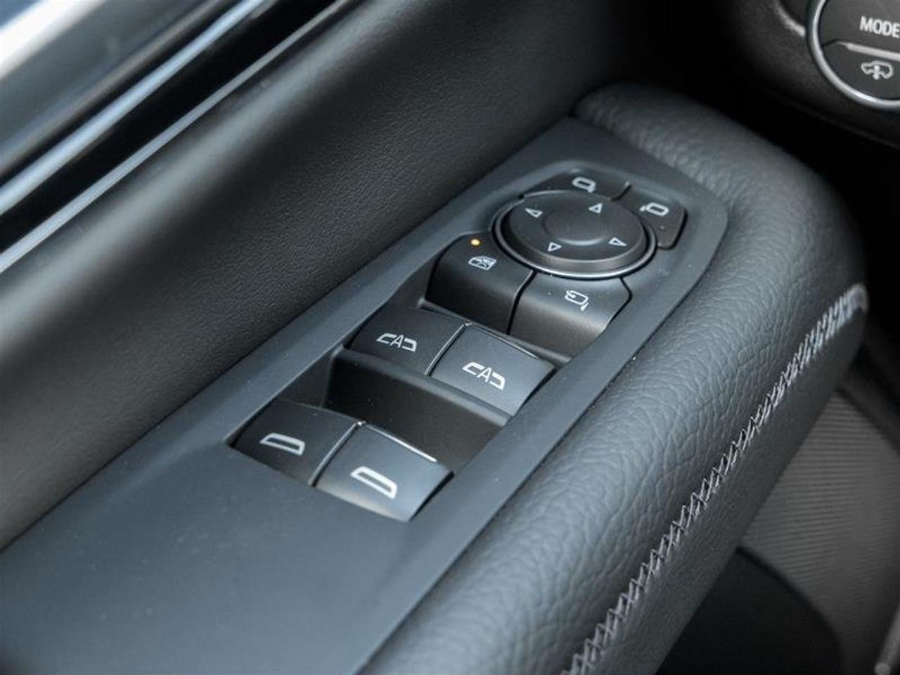 2026 GMC Yukon XL Denali Photo