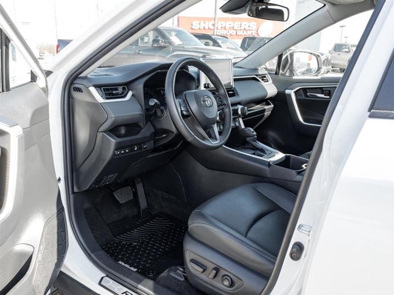 2024 Toyota RAV4 XLE AWD Navi| Heated Front Seats| Moonroof| Backup Camera| XLE| AWD Photo
