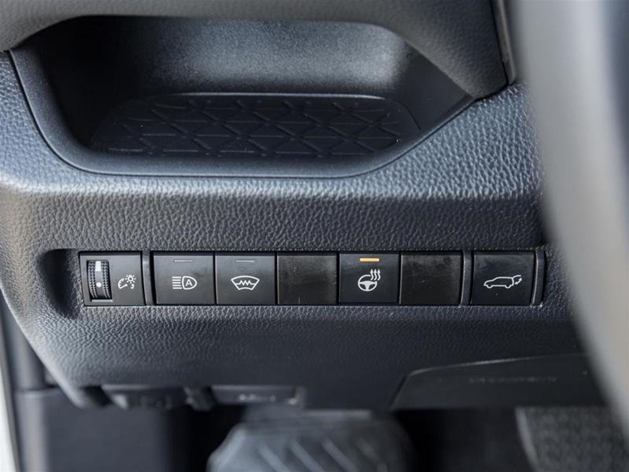 2024 Toyota RAV4 XLE AWD Navi| Heated Front Seats| Moonroof| Backup Camera| XLE| AWD Photo