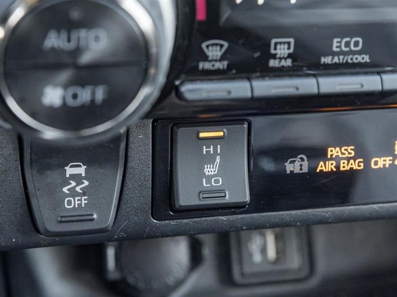 2024 Toyota RAV4 XLE AWD Navi| Heated Front Seats| Moonroof| Backup Camera| XLE| AWD Photo