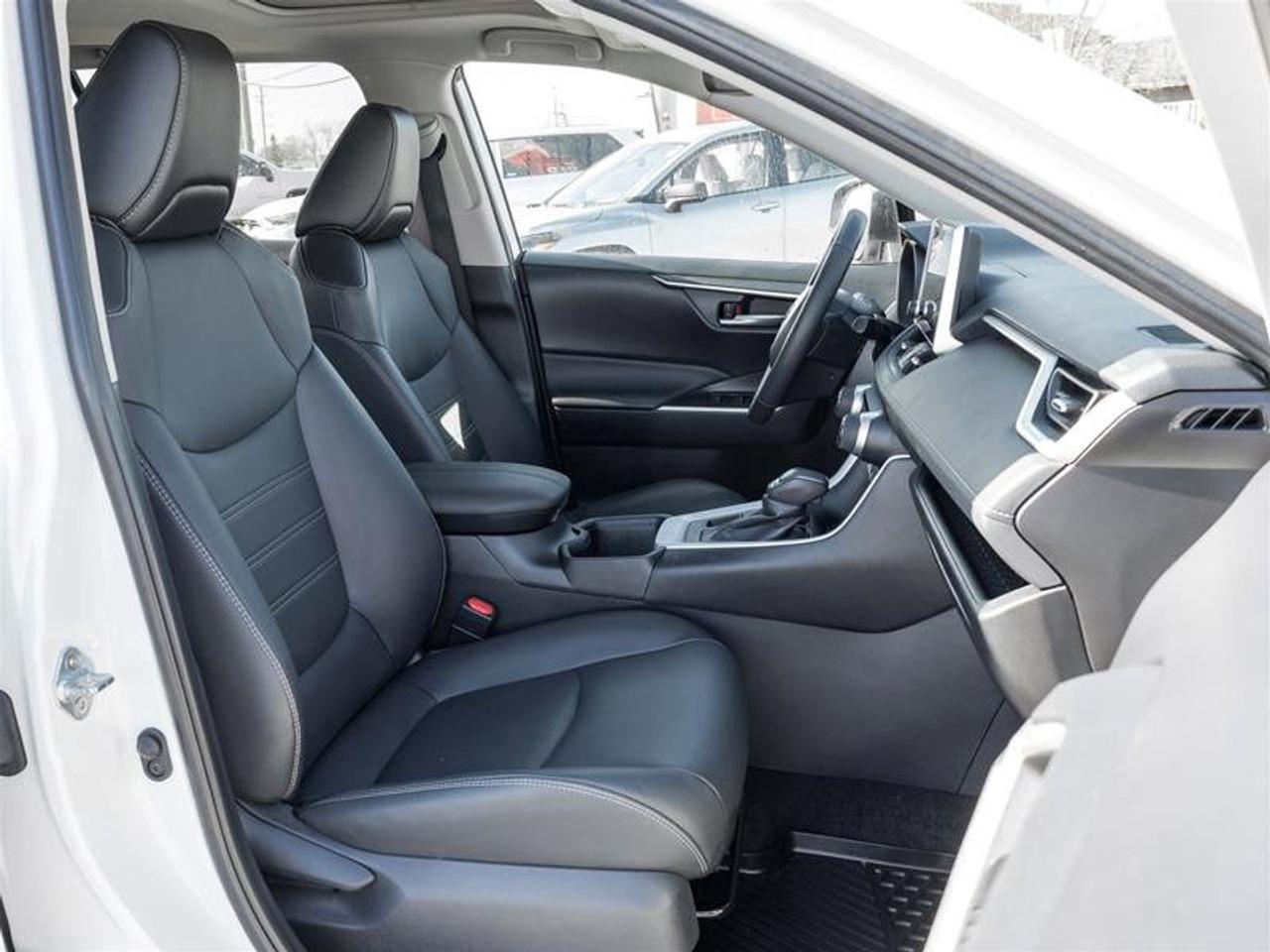 2024 Toyota RAV4 XLE AWD Navi| Heated Front Seats| Moonroof| Backup Camera| XLE| AWD Photo