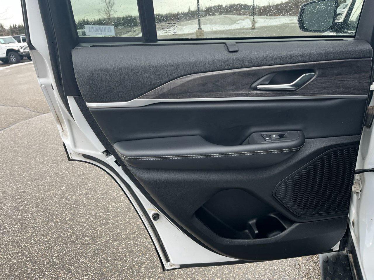 2024 Jeep Grand Cherokee LIMITED 4X4 Photo