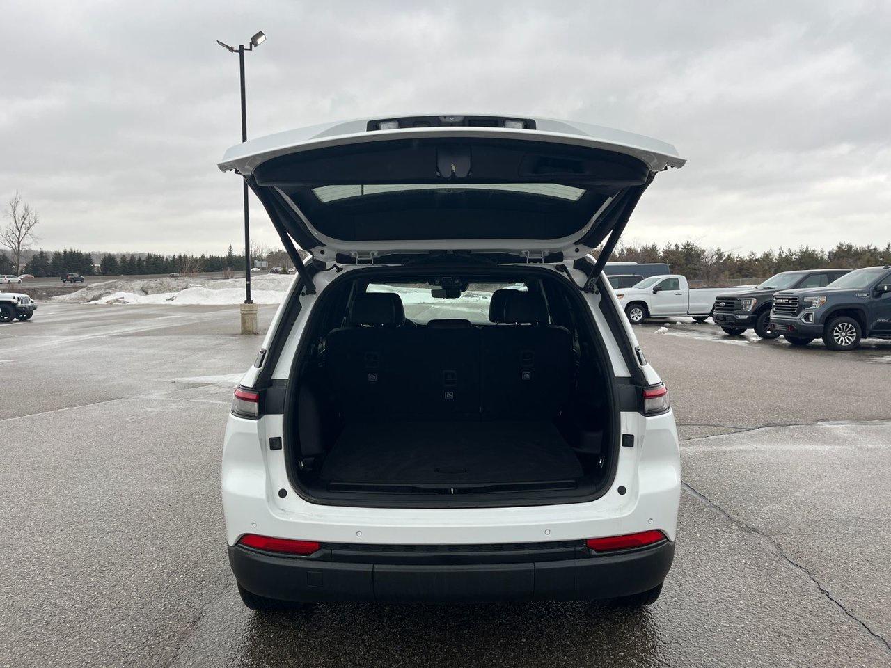 2024 Jeep Grand Cherokee LIMITED 4X4 Photo