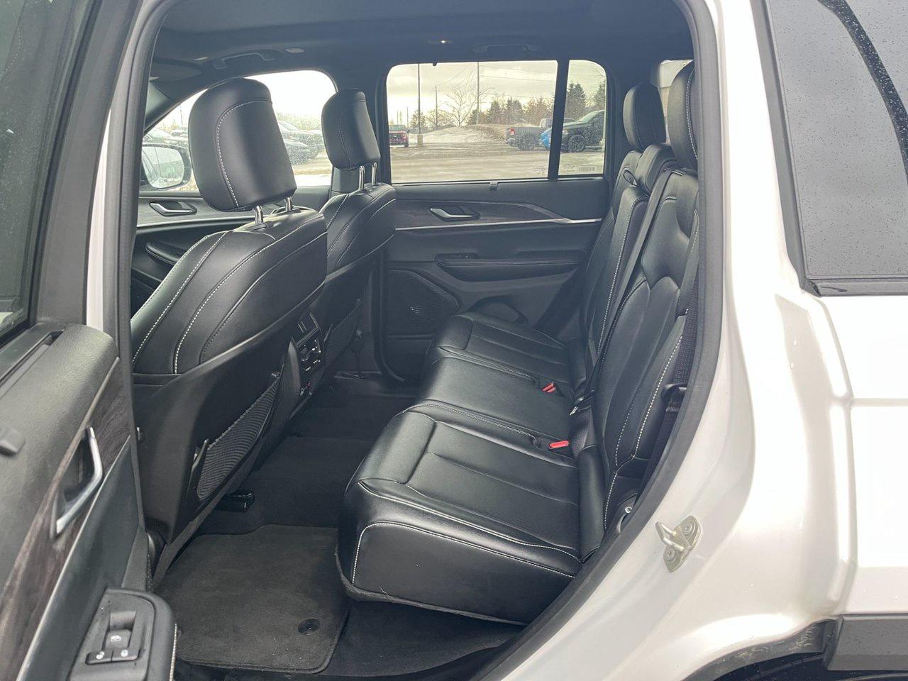 2024 Jeep Grand Cherokee LIMITED 4X4 Photo