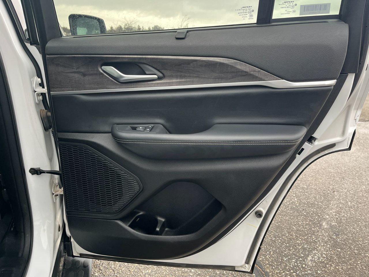 2024 Jeep Grand Cherokee LIMITED 4X4 Photo