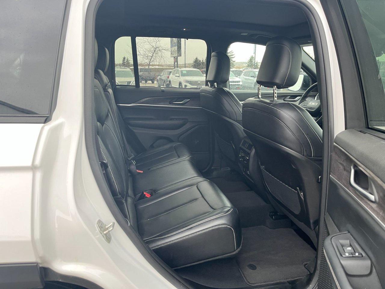 2024 Jeep Grand Cherokee LIMITED 4X4 Photo