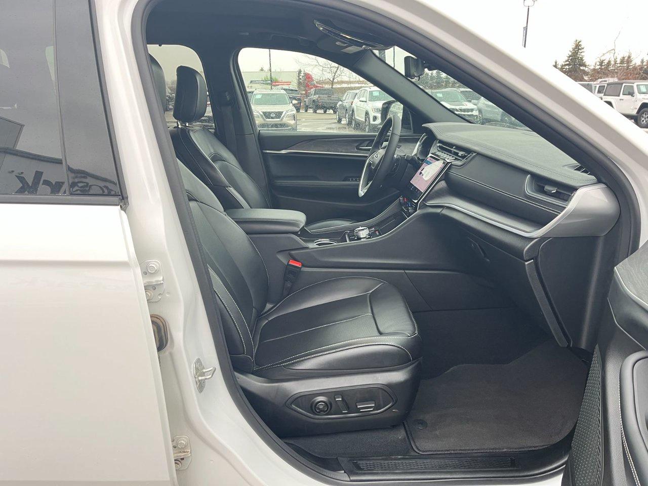 2024 Jeep Grand Cherokee LIMITED 4X4 Photo