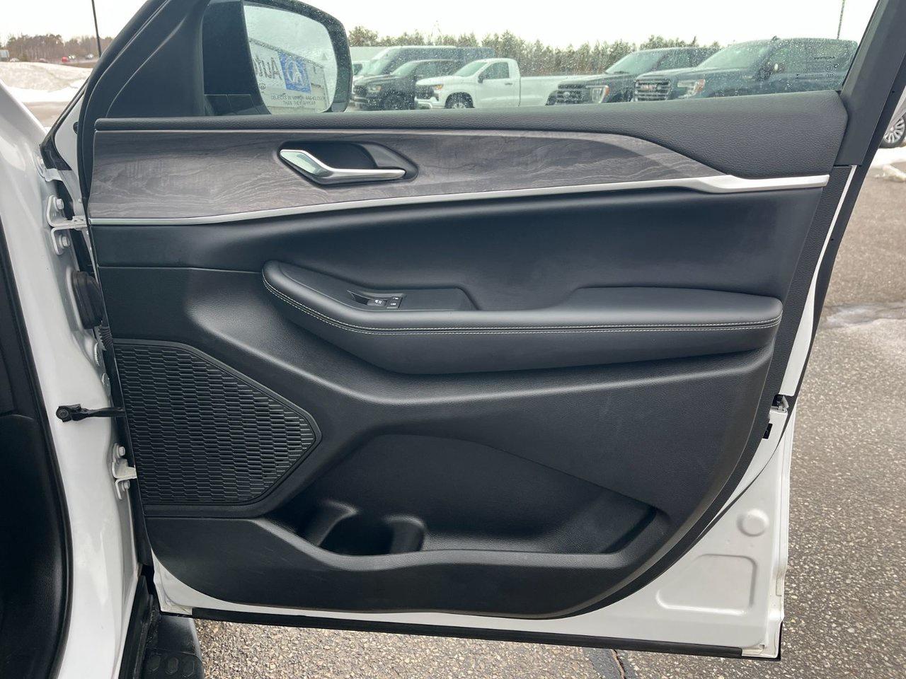 2024 Jeep Grand Cherokee LIMITED 4X4 Photo