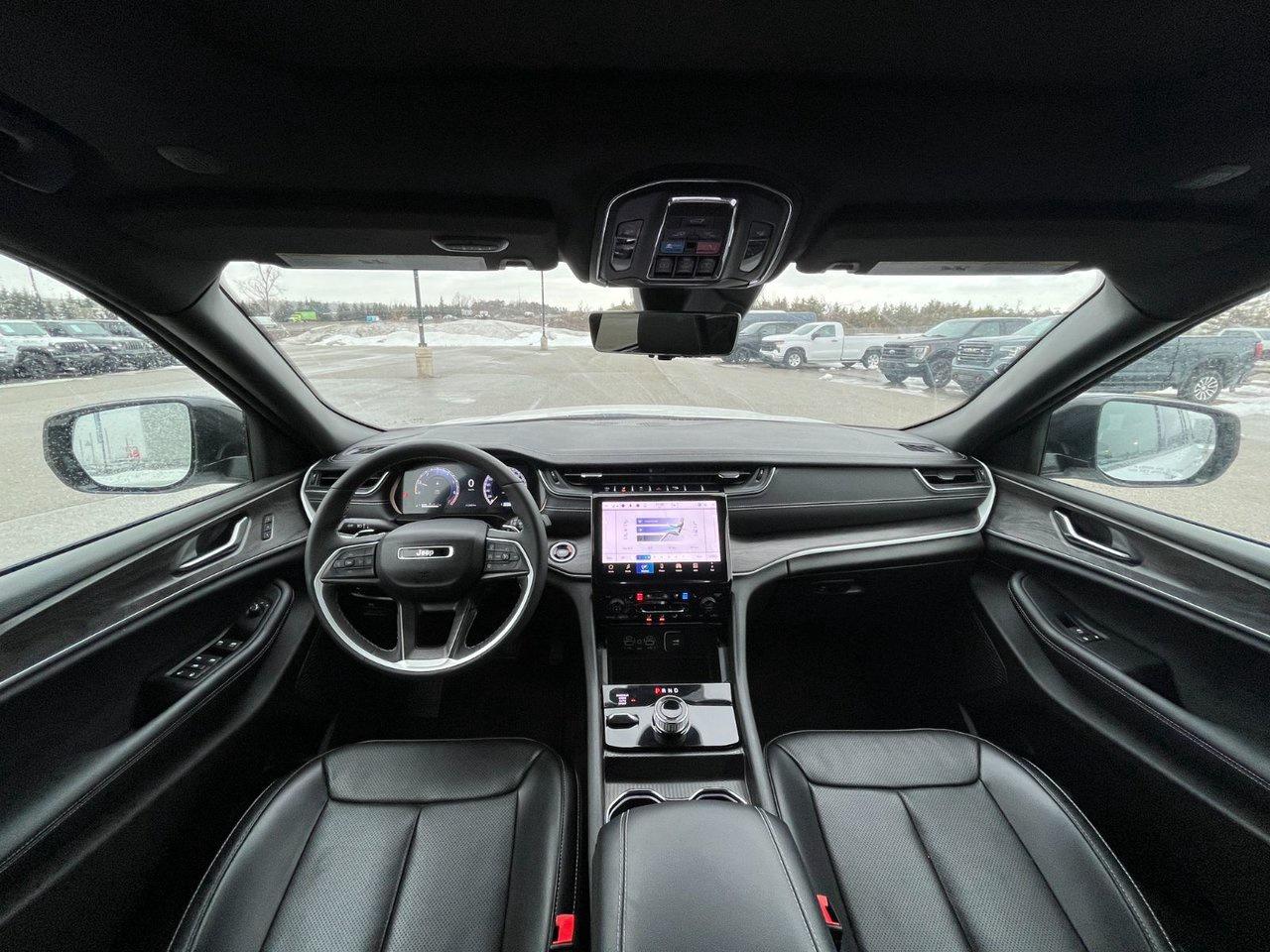 2024 Jeep Grand Cherokee LIMITED 4X4 Photo