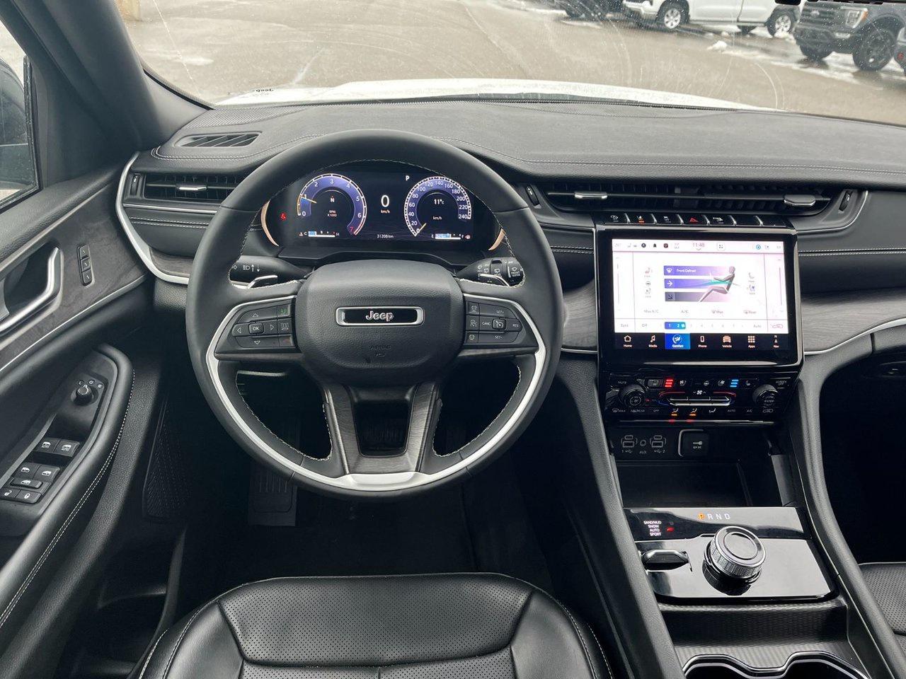 2024 Jeep Grand Cherokee LIMITED 4X4 Photo