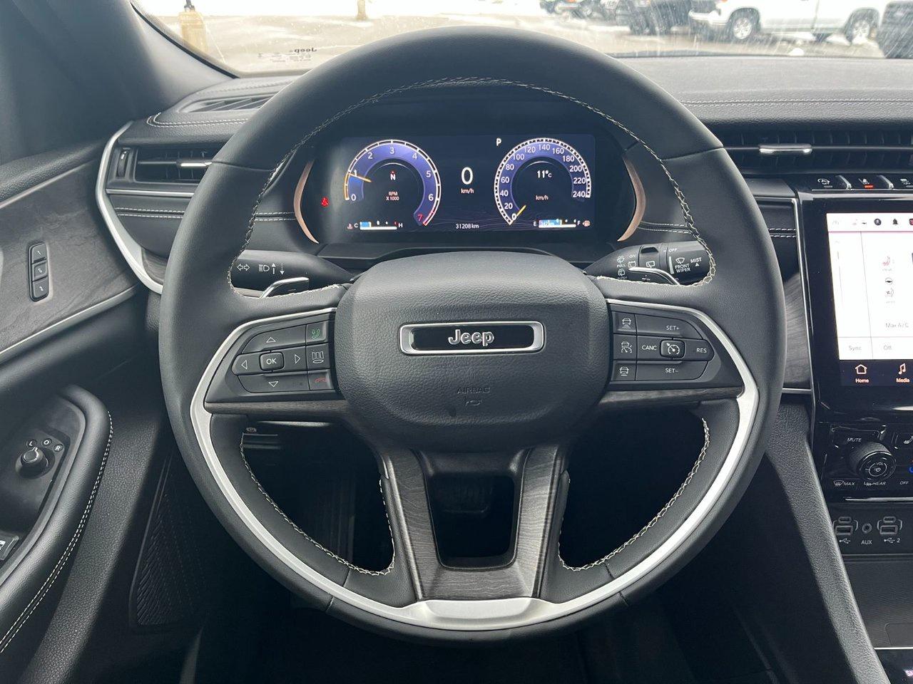 2024 Jeep Grand Cherokee LIMITED 4X4 Photo