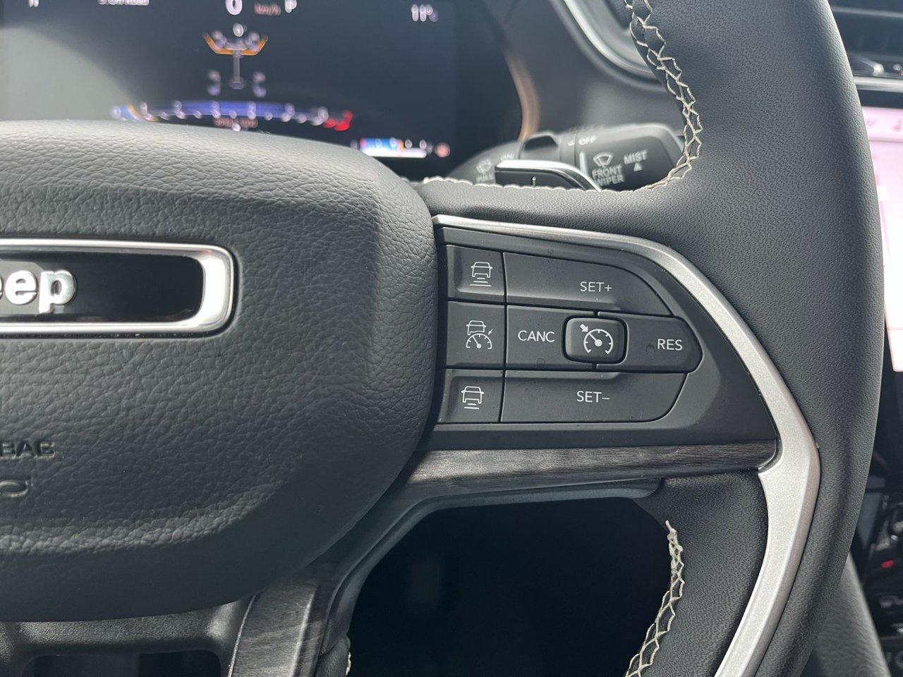 2024 Jeep Grand Cherokee LIMITED 4X4 Photo