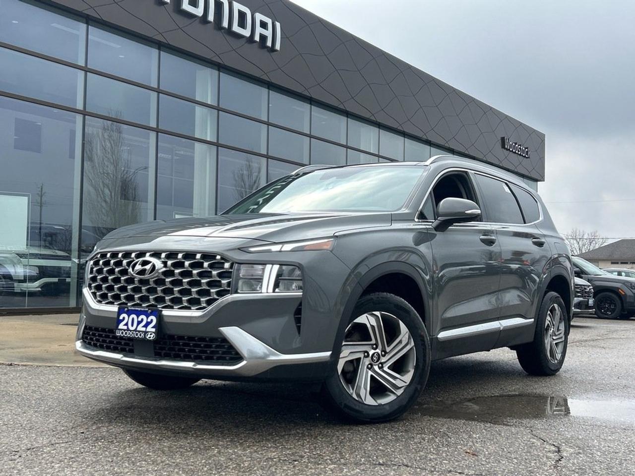 Used 2022 Hyundai Santa Fe Preferred for sale in Etobicoke, ON