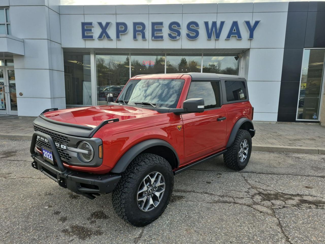 2023 Ford Bronco OVER $10 IN OPTIONS! HIGH PACKAGE! REMOTE START! Photo0
