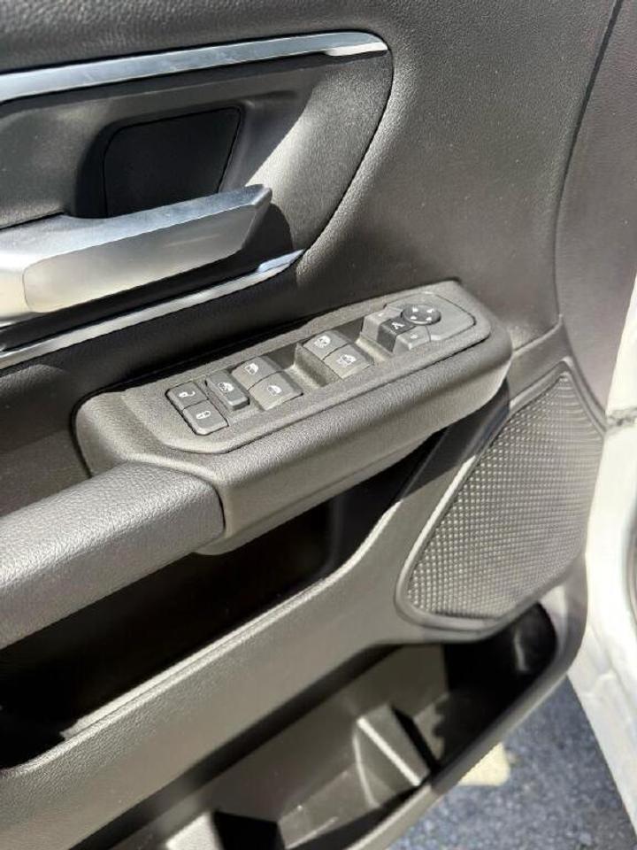 2025 RAM 1500  Photo