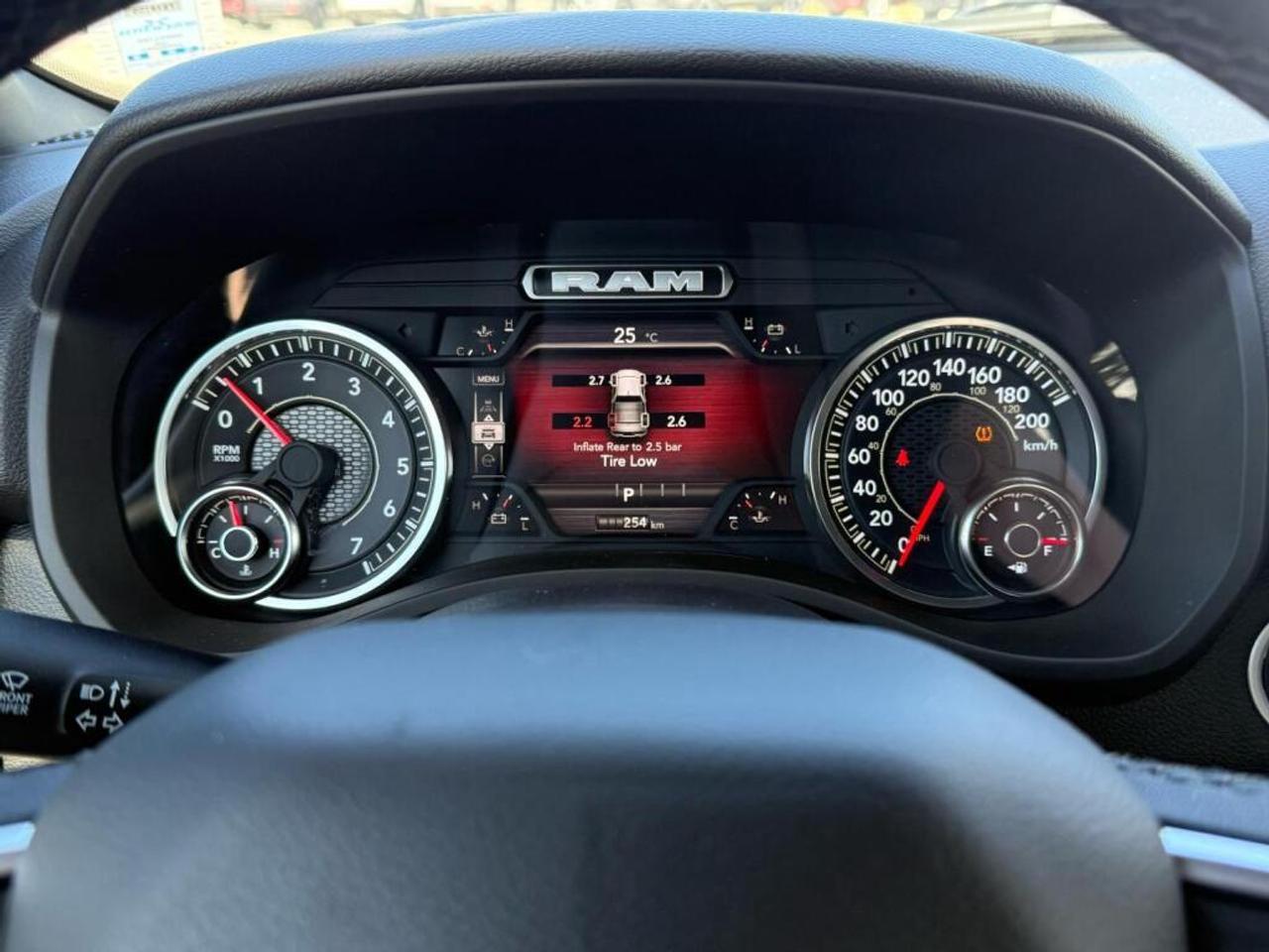 2025 RAM 1500  Photo