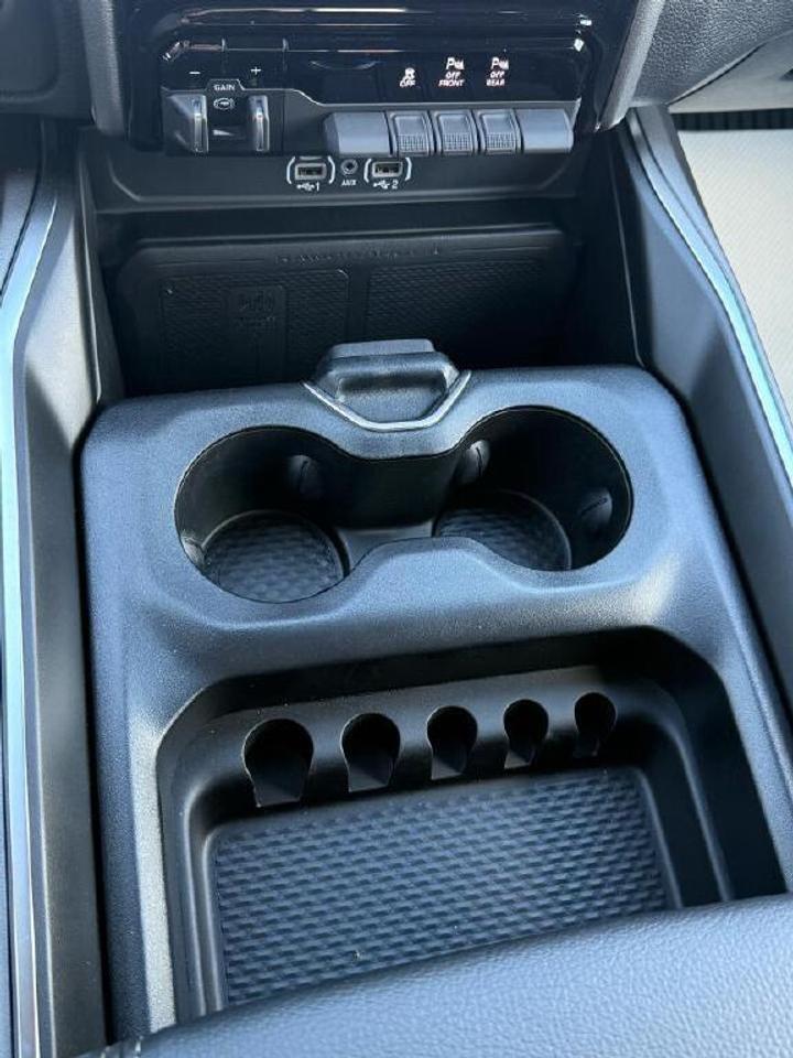 2025 RAM 1500  Photo