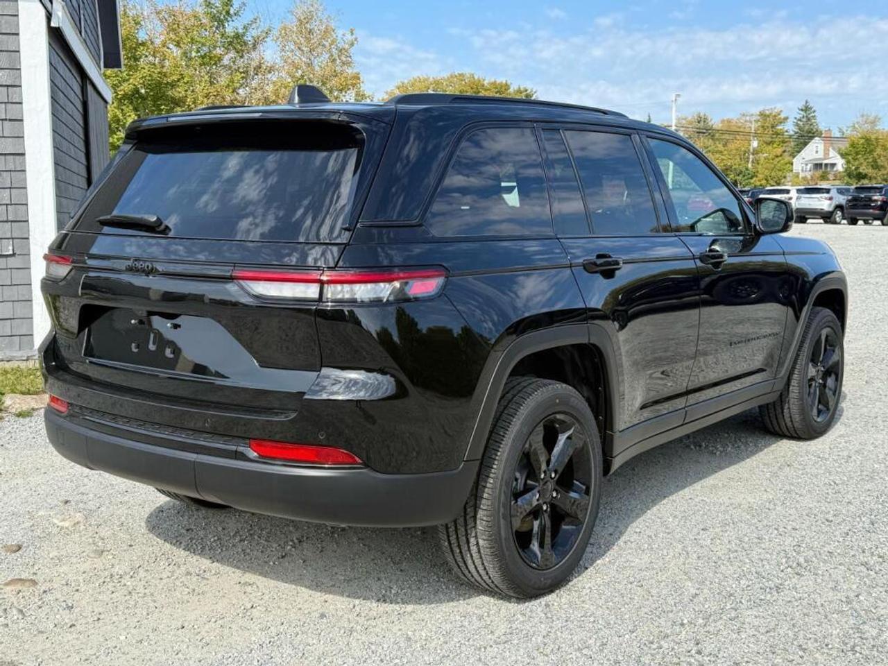 2025 Jeep Grand Cherokee  Photo