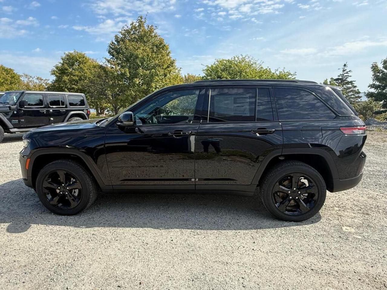 2025 Jeep Grand Cherokee  Photo
