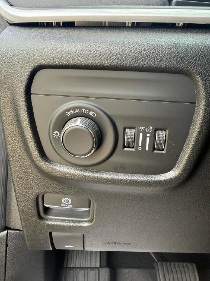 2025 Jeep Grand Cherokee  Photo