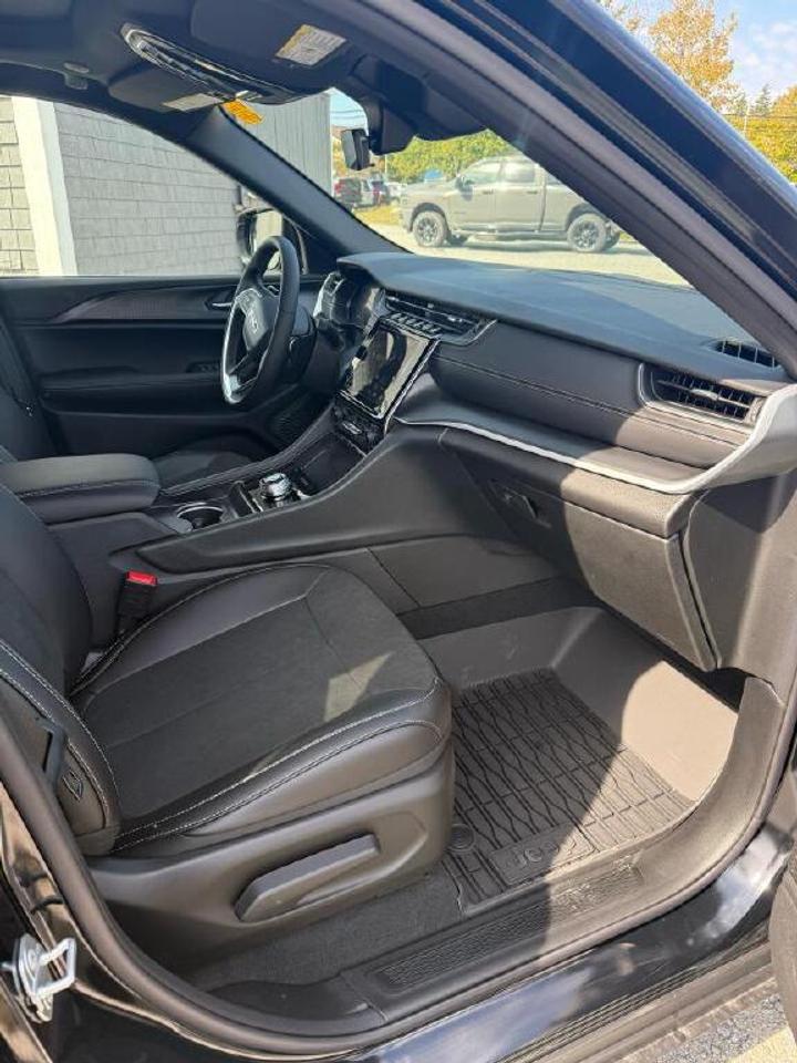 2025 Jeep Grand Cherokee  Photo