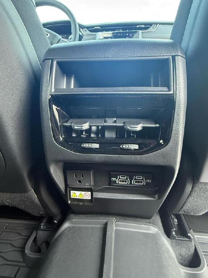 2025 Jeep Grand Cherokee  Photo