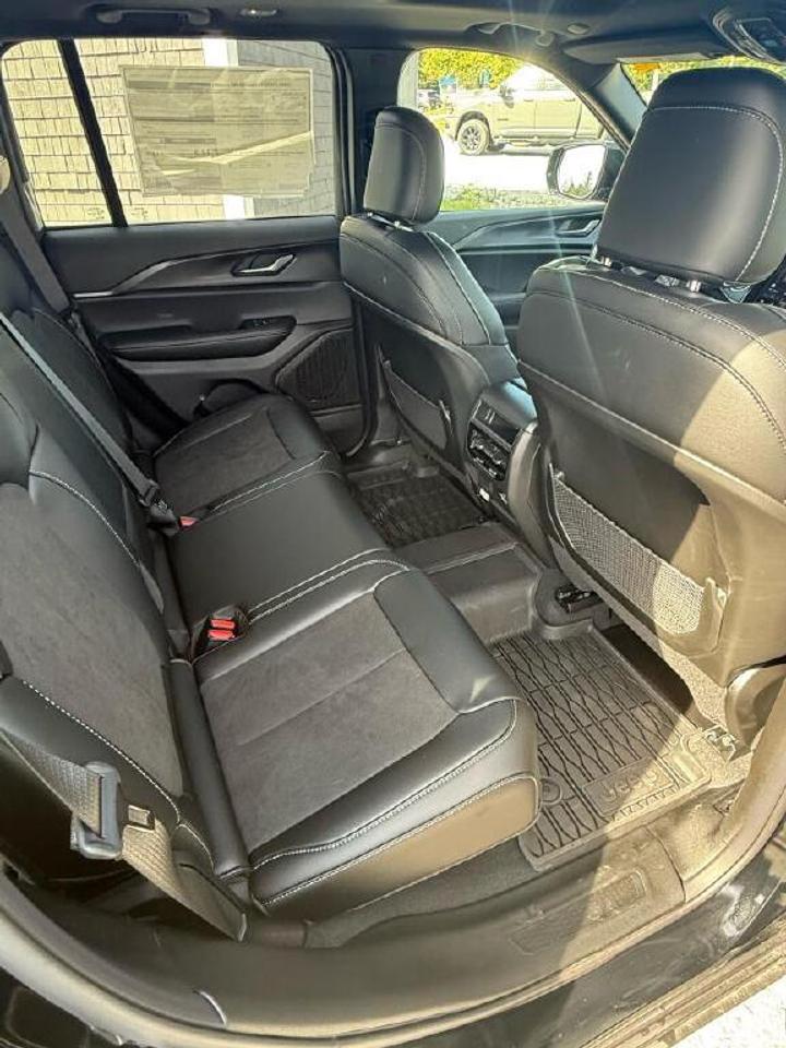 2025 Jeep Grand Cherokee  Photo