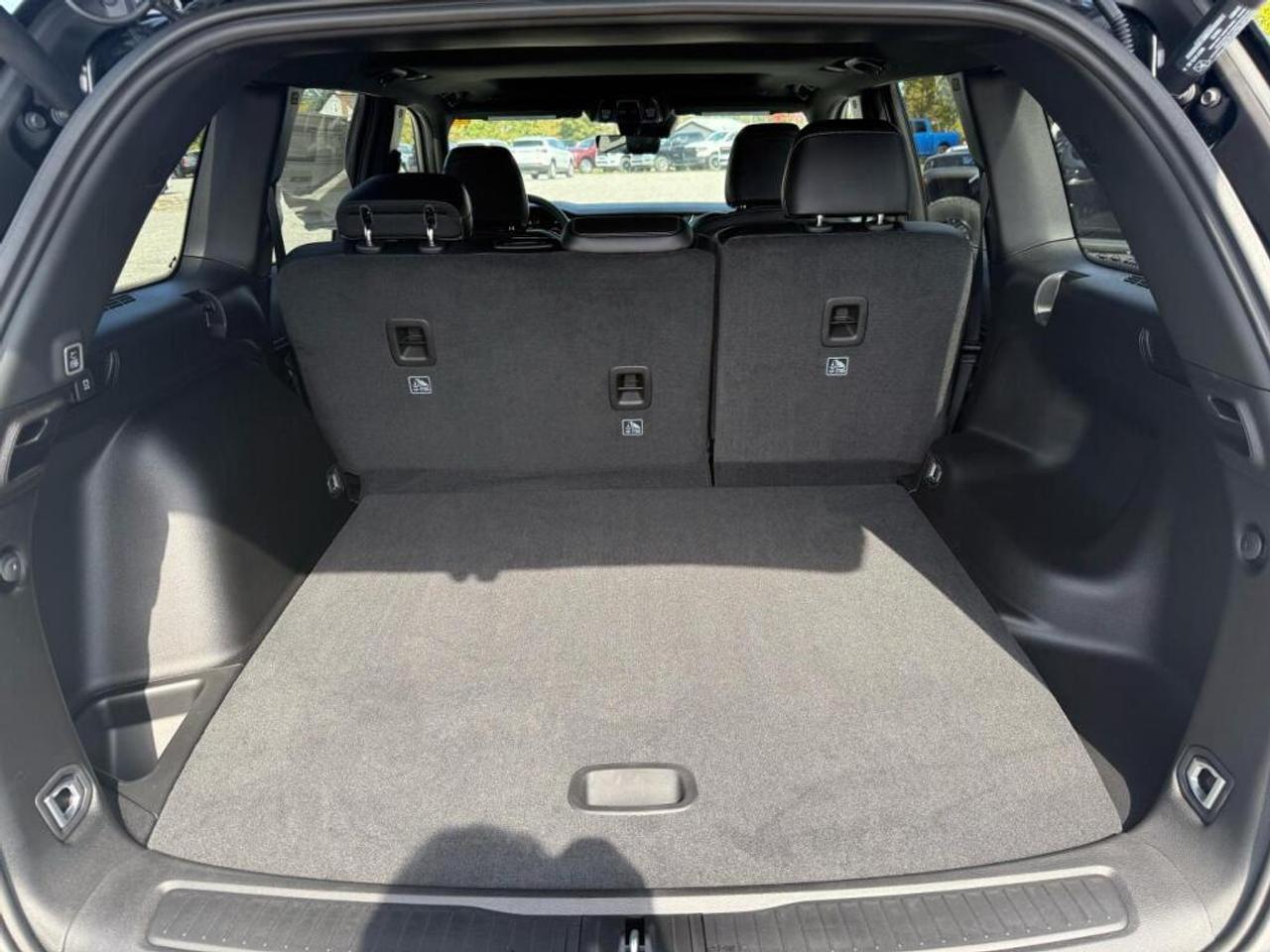 2025 Jeep Grand Cherokee  Photo