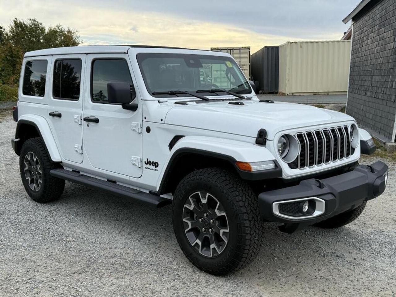 2025 Jeep Wrangler  Photo2