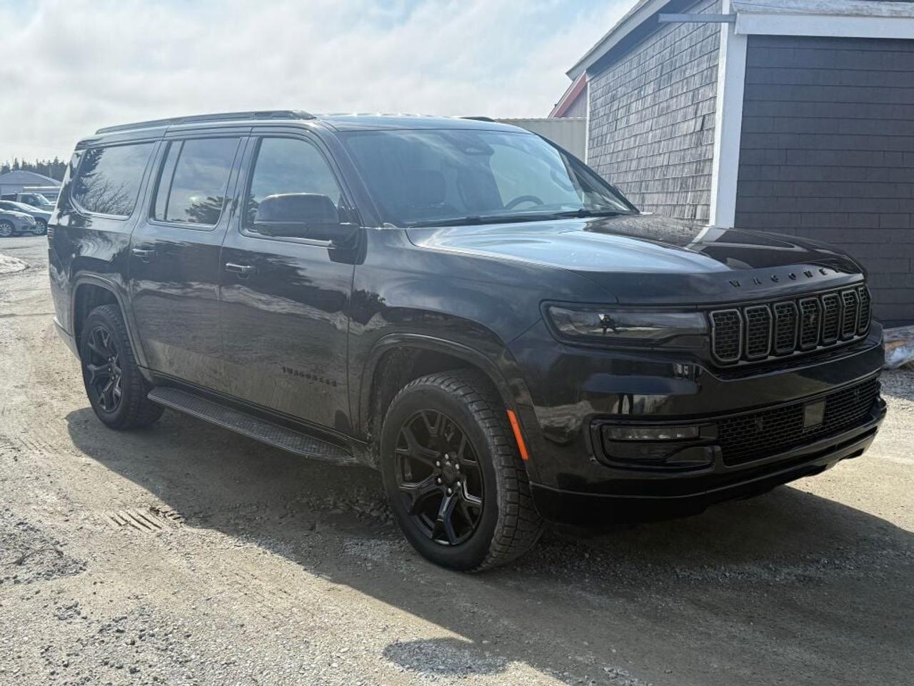 2025 Jeep Wagoneer L  Photo2