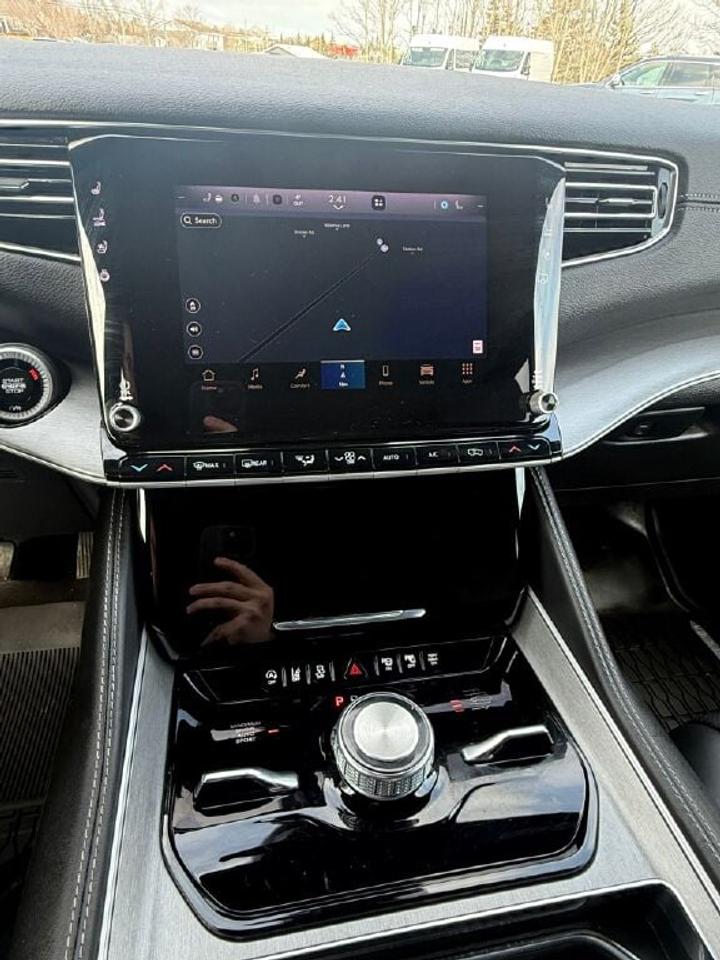 2025 Jeep Wagoneer L  Photo