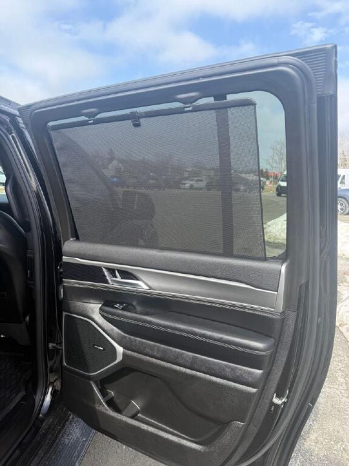 2025 Jeep Wagoneer L  Photo