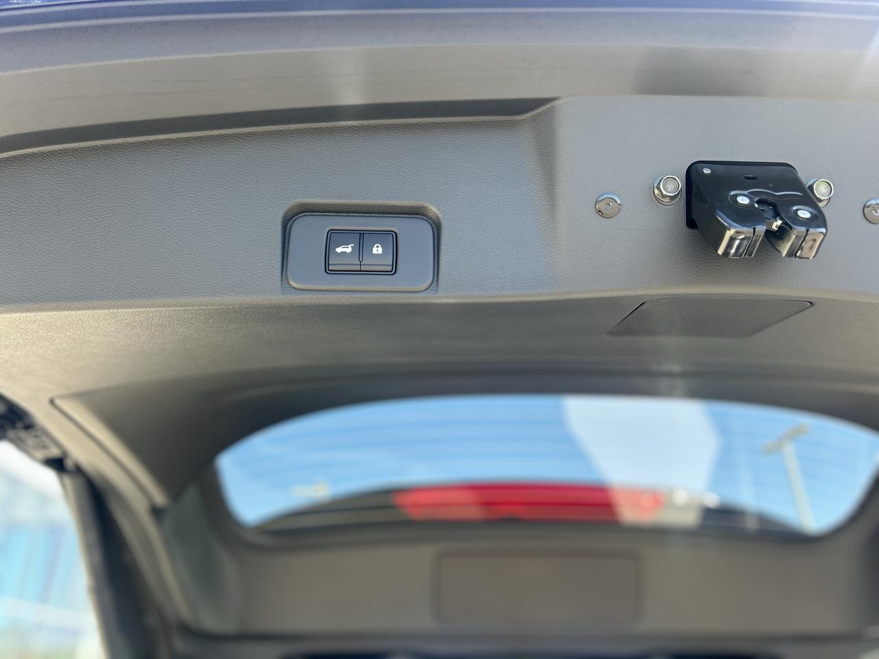 2026 Nissan Rogue SV MOONROOF Photo