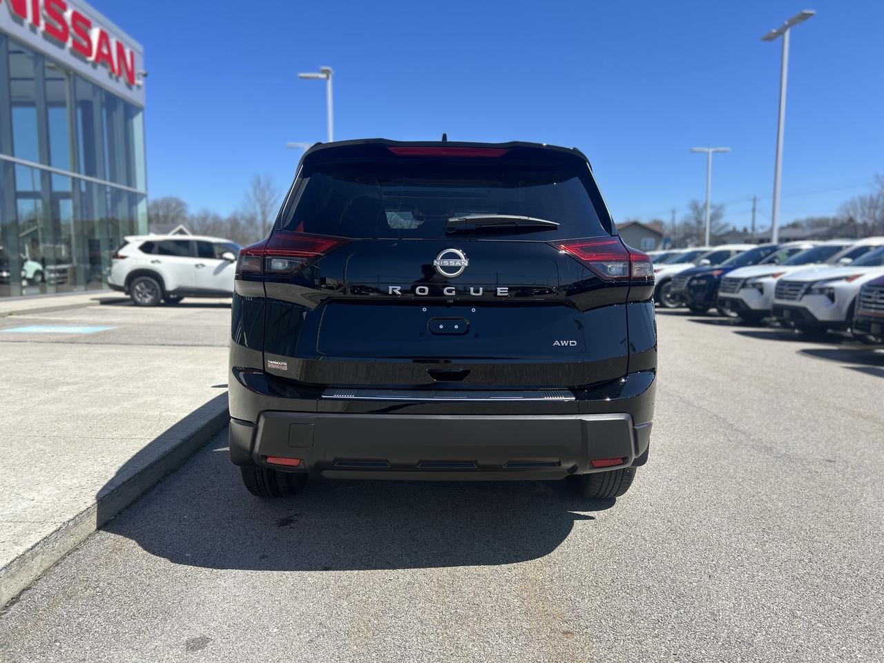 2026 Nissan Rogue SV MOONROOF Photo