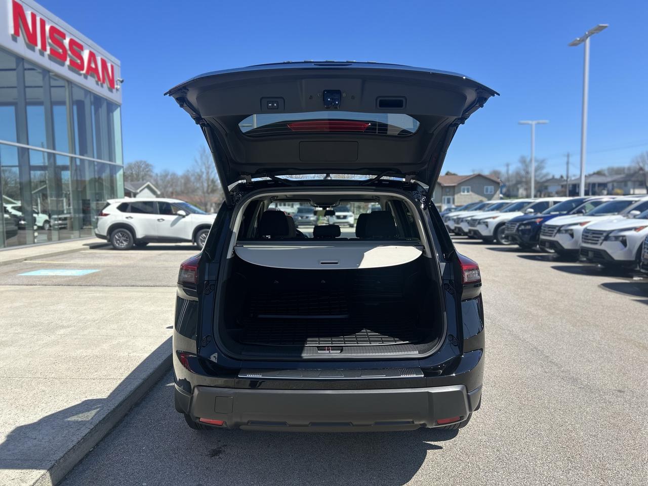 2026 Nissan Rogue SV MOONROOF Photo