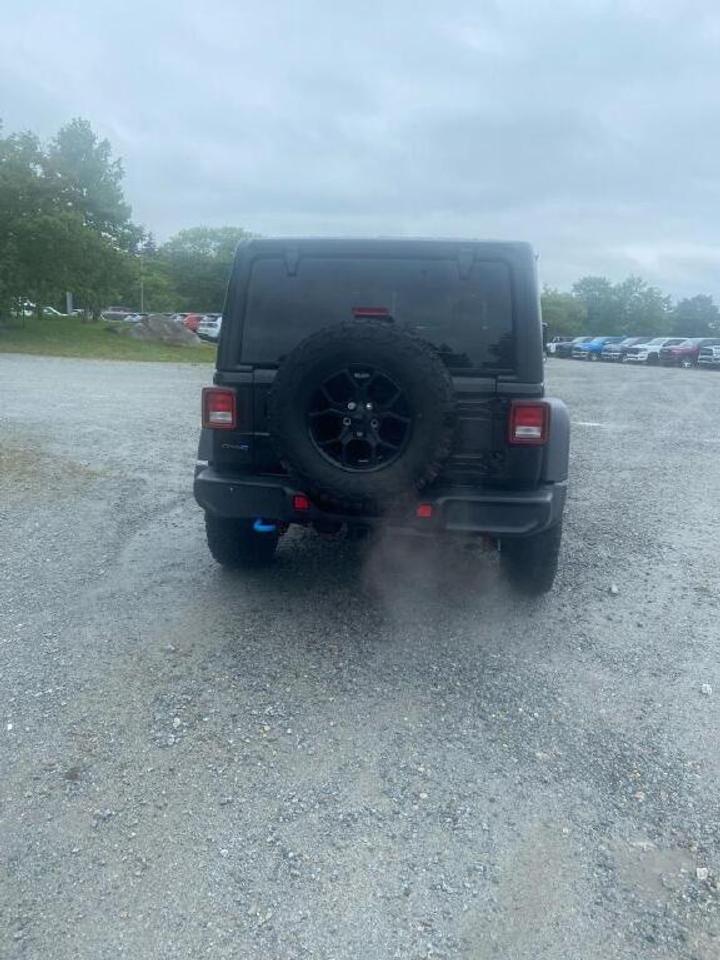 2024 Jeep Wrangler Willys Photo4