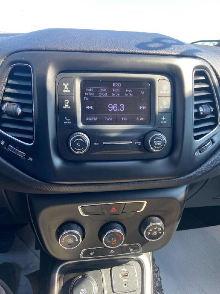 2018 Jeep Compass Sport Photo